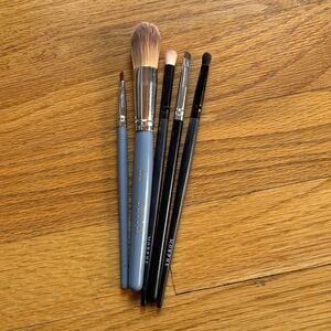 Assorted makeup brushes - Stila and Morphe